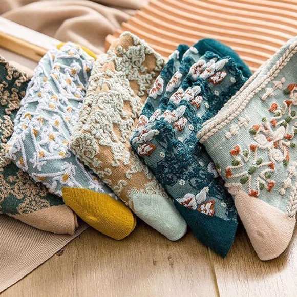 Cozy Textured Print Multicolor Mid Length Sock Set - Picture 5 of 5